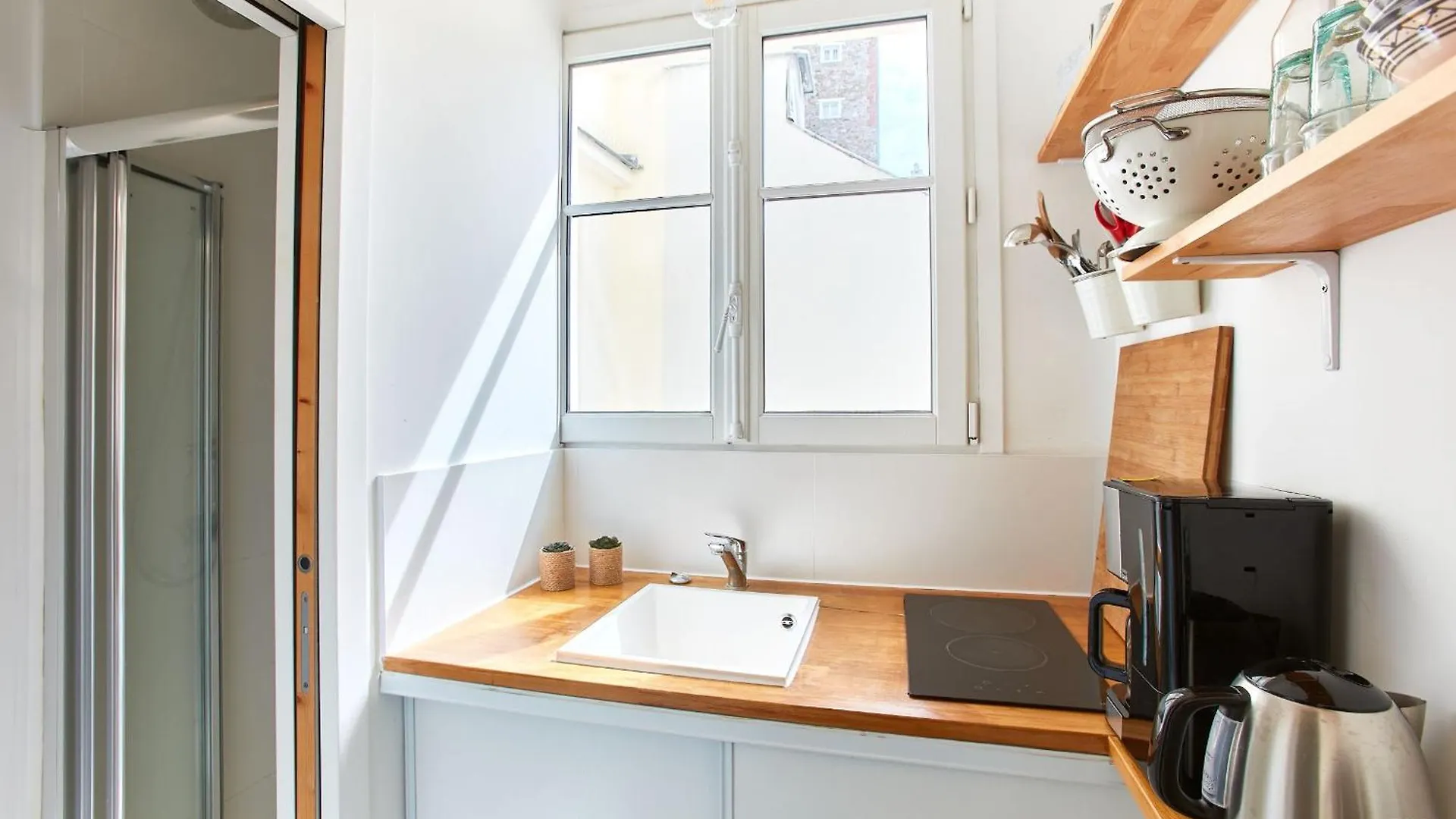 Apartment Montmartre & Rue Durantin - 1Br - Cityapartmentstay Paris