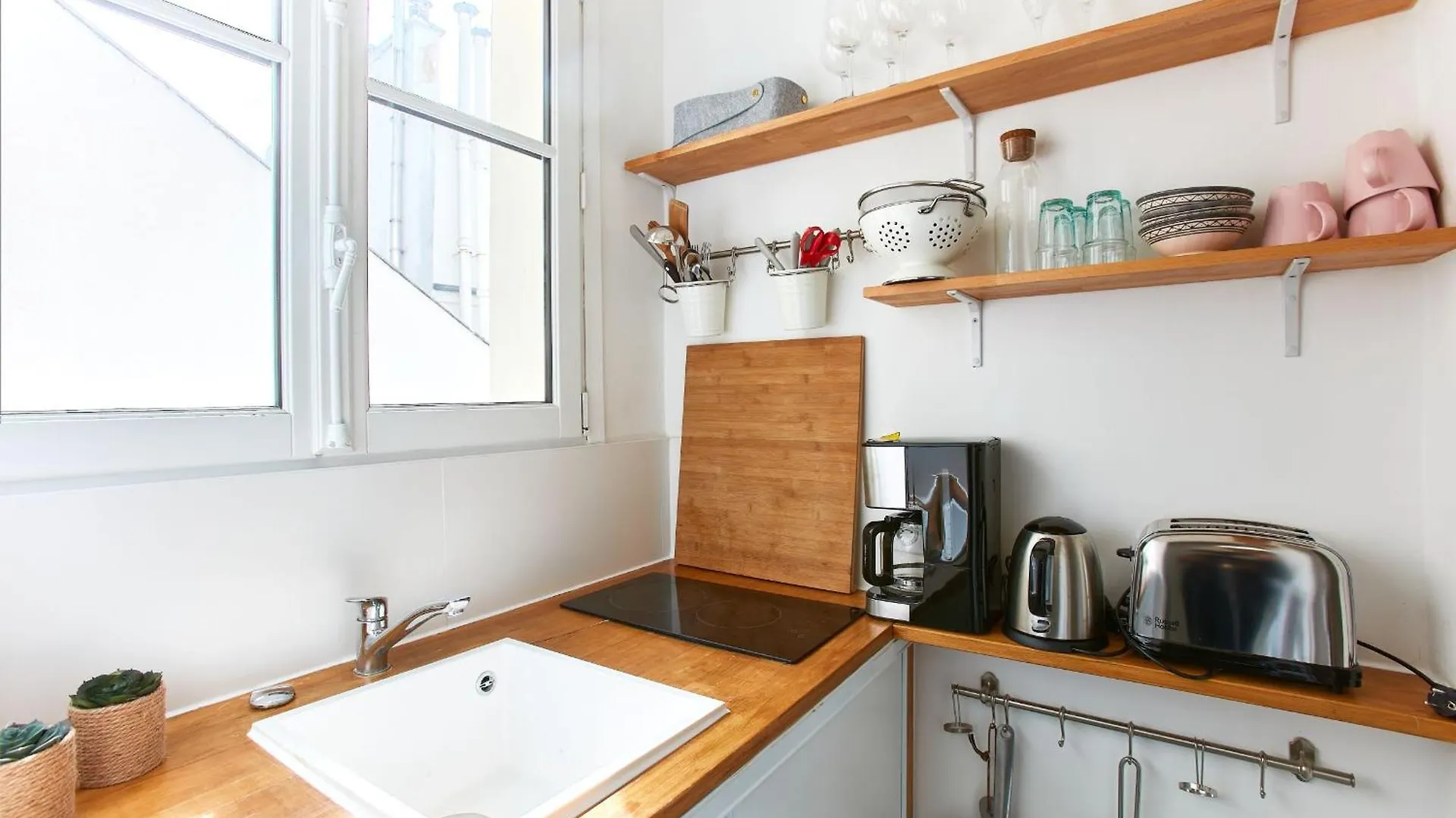 Montmartre & Rue Durantin - 1Br - Cityapartmentstay Paris Apartment