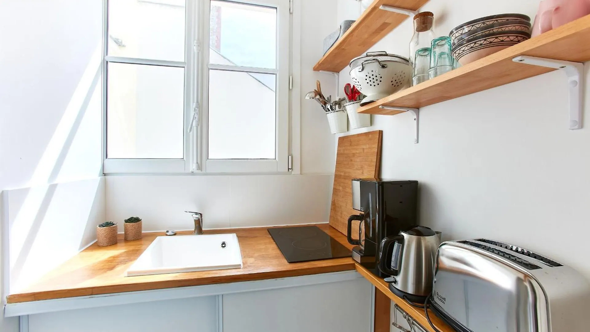 Apartment Montmartre & Rue Durantin - 1Br - Cityapartmentstay Paris France